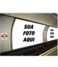 Fotomontagem de colocar as duas fotos que você quer em alguns anúncios no metrô
