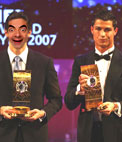 Fotomontagem para colocar um rosto em Kaká e Cristiano Ronaldo, vencedores do