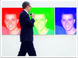 Quer ter uma foto de um museu? Coloque sua foto em cores diferentes transformadas