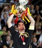 Com esta fotomontagem aparecerá no corpo de Iker Casillas levantar a Taça dos