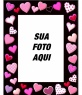 Moldura com corações rosa sobre fundo preto de diferentes tamanhos e formas
