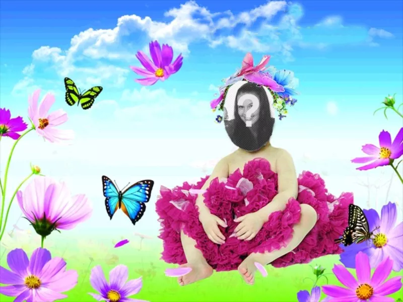 Costume Online para bebês em que aparecem uma borboleta azul e verde, que imita em um prado com flores em primeiro plano e um céu azul claro com nuvens..