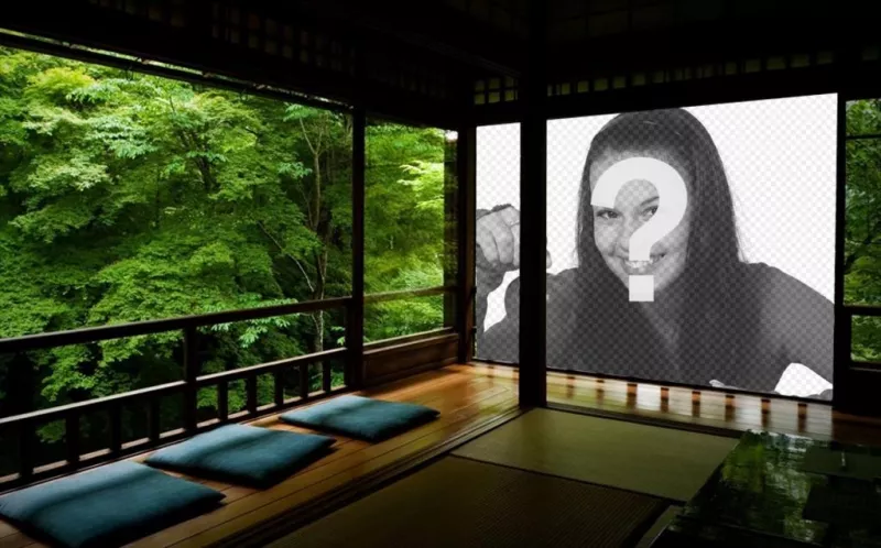 Fotomontagem de um zen japonês e sua imagem projetada em uma parede. ..