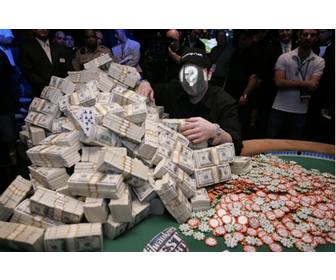 fotomontagem um vencedor um milhão dolares jogando poker