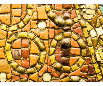 encontre sua foto em um mosaico pedras amarelas com jogo