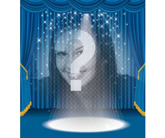 fotomontagem em voce vai aparecer em um palco com luzes brilhantes e cortina azul