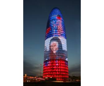 fotomontagem em voce vai colocar sua foto na torre agbar em barcelona