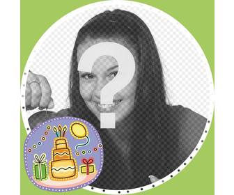 o cartão com um quadro sua foto e uma etiqueta com um bolo aniversario
