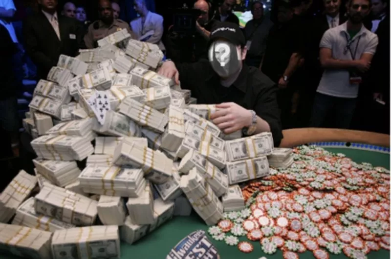 Fotomontagem de um vencedor de um milhão de dólares jogando..