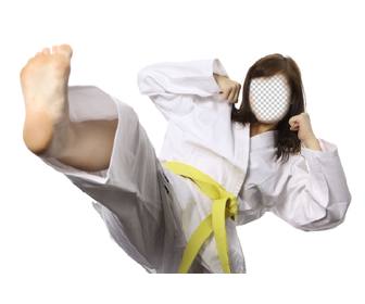 fotomontagem uma menina praticando karate com um quimono branco