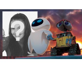 frame das criancas com wall-e e eva desenho olhando o horizonte