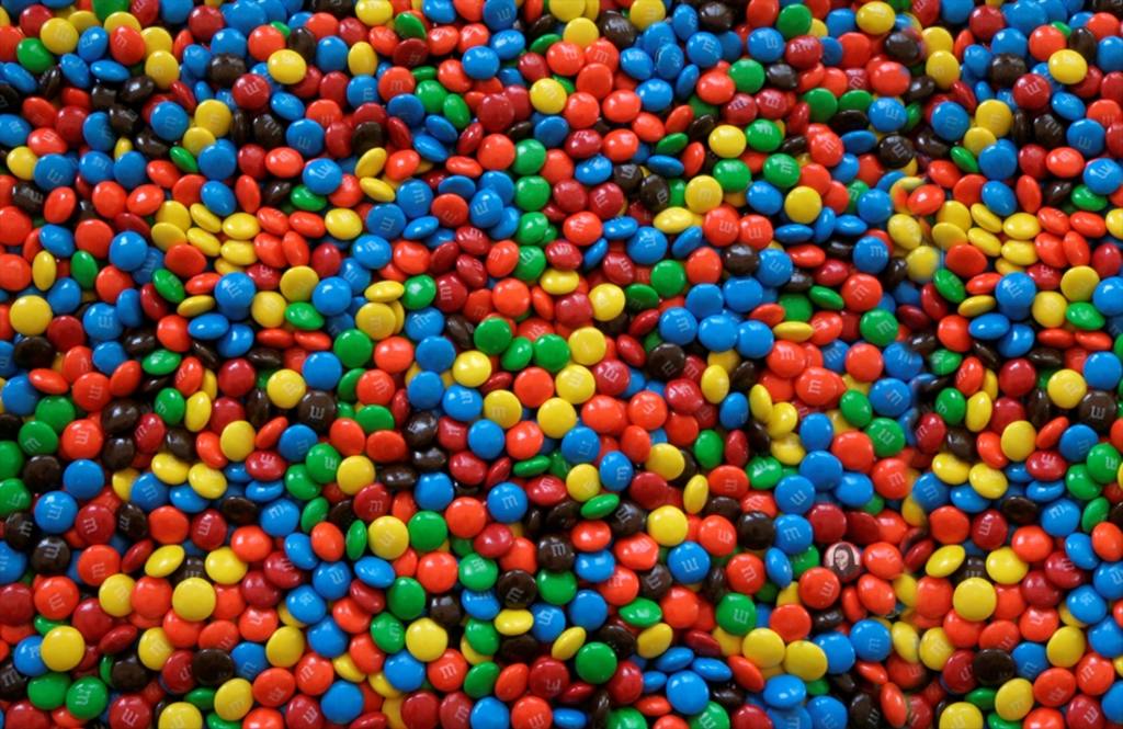 Definido para ocultar uma foto entre muitas Lacasitos. ..