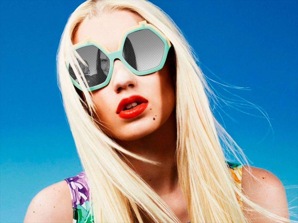 Moldura com Iggy Azalea para colocar uma imagem refletida em seus óculos. ..