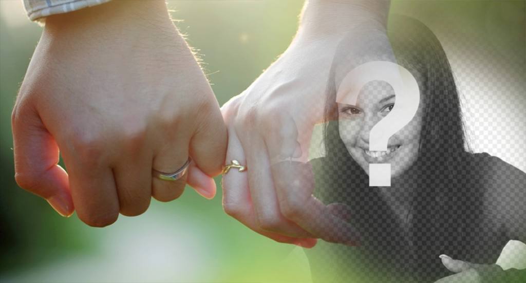fotomontagem editável com um casal segurando as mãos com anéis de ..